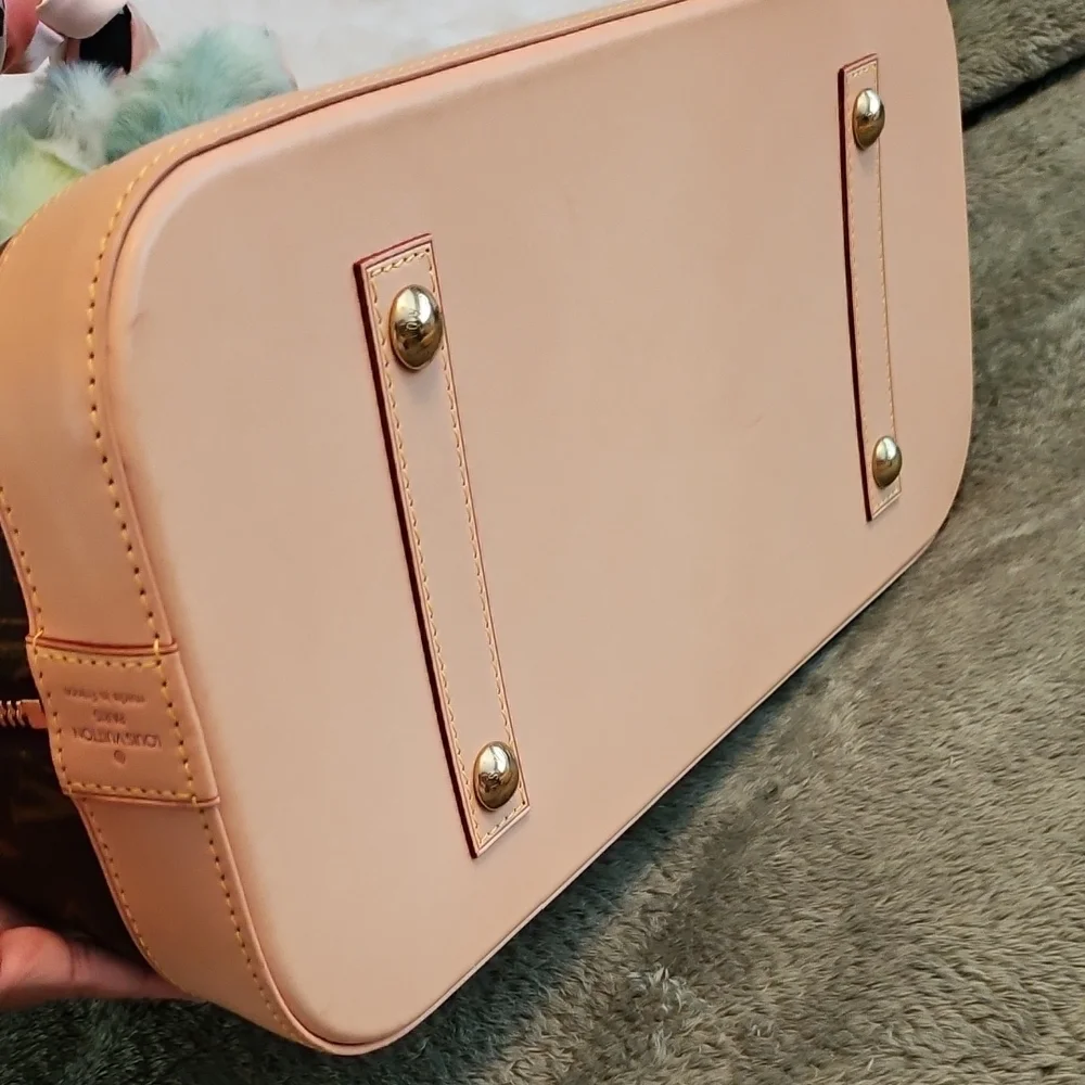 Louis Vuitton Alma GM Monogram Near Excellent Conditions - Picture 4 of 14